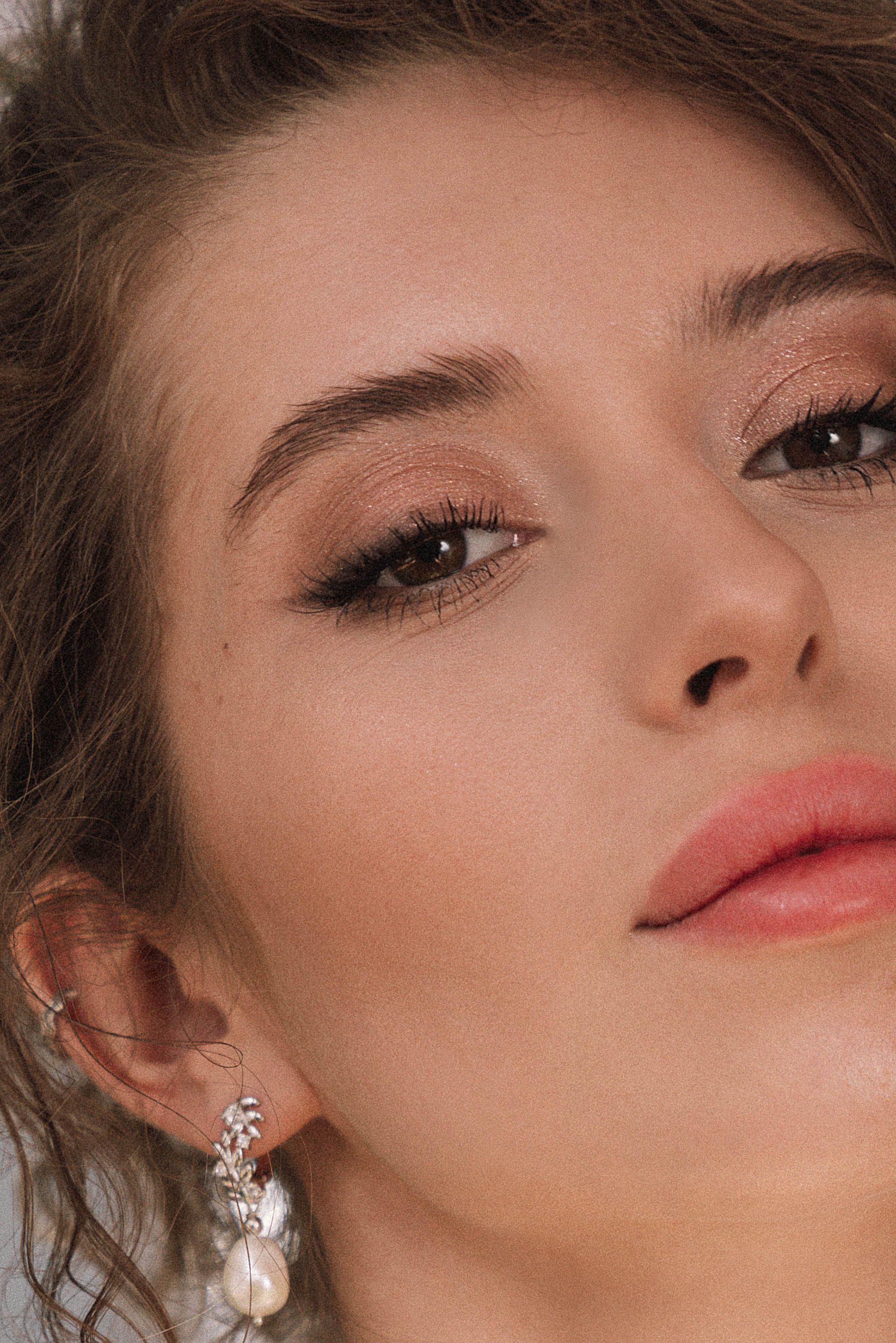 Neutral eyeshadow close-up